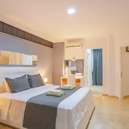 5 Bedroom - 1585 Villa