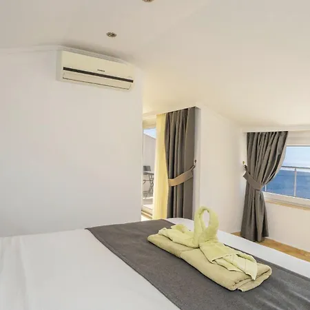 5 Bedroom - 1585 Villa Kalkan