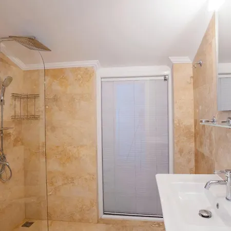 Villa 5 Bedroom - 1585