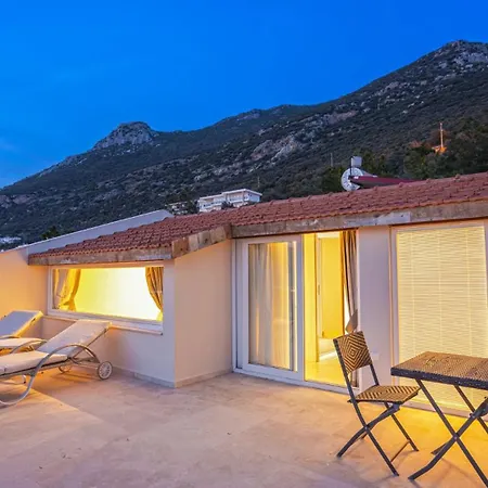 5 Bedroom - 1585 Villa