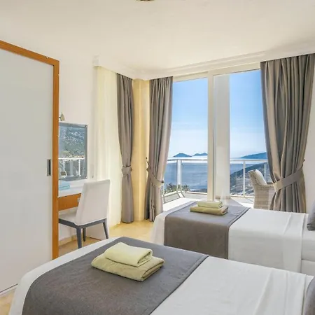 5 Bedroom - 1585 *